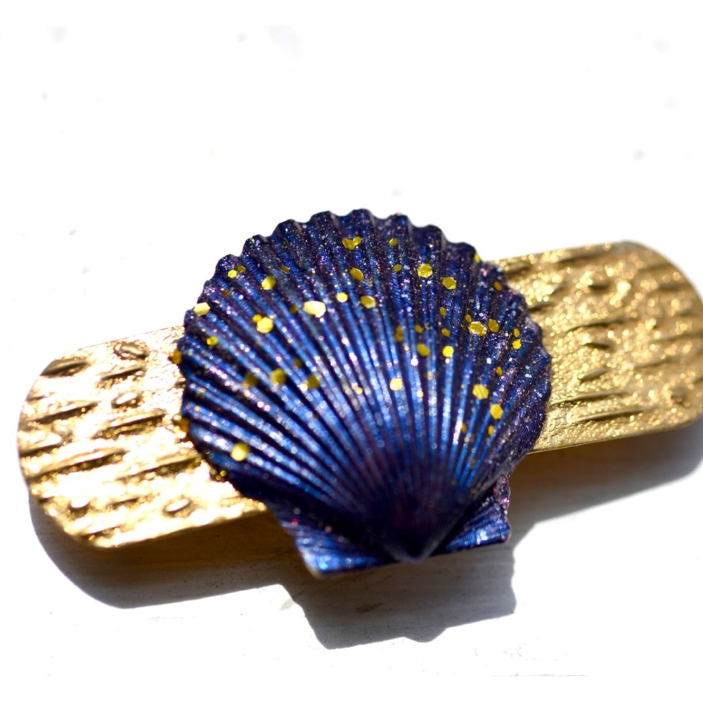 Handmade scallop shell hair clip